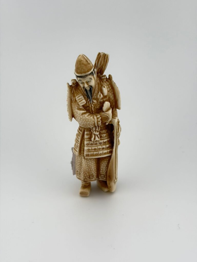 Elfenbeinfigur-001